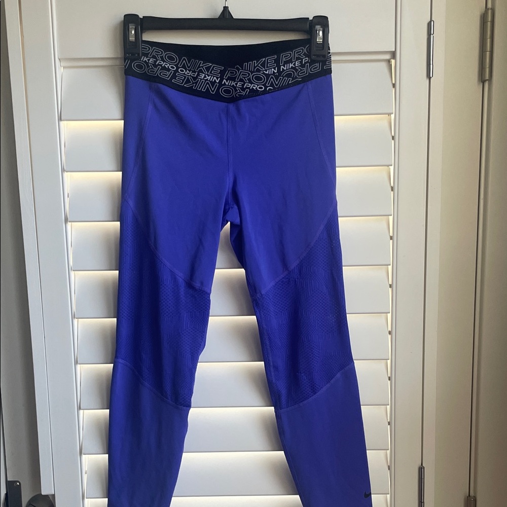 Nike Pro dry fit women's active athleisure sports capri pants EUC